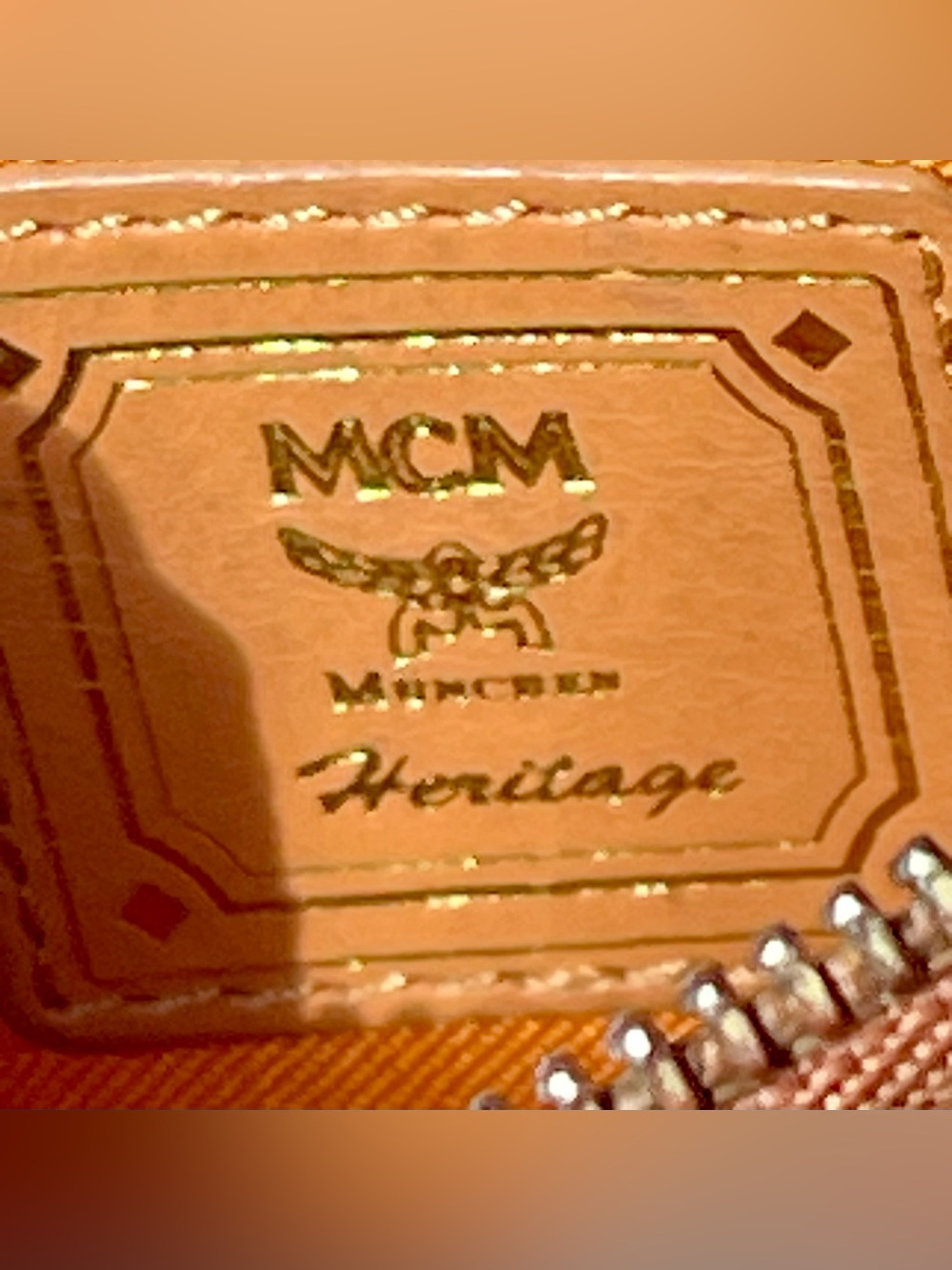 VGC MCM BROWN COGNAC LEATHER CARDHOLDER ZIP POUCH GOLD KEY RING CLASSIC MCM HDW - Picture 8 of 12